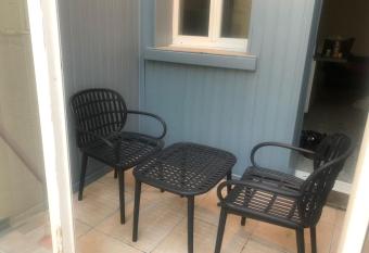 Le patio espagnol has Balcony rooms