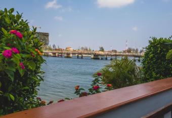 Amour Boutique Kampot has Balcony rooms