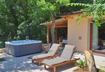 Nature Holiday Home has Balcony rooms