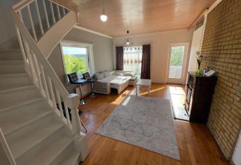 (null) has Balcony rooms