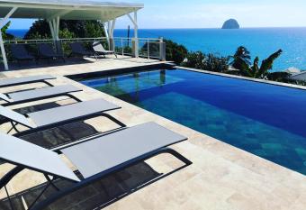 Studio dans r  sidence avec piscine has Balcony rooms