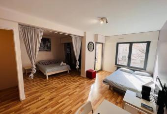 Sweet apartment near everything has Balcony rooms