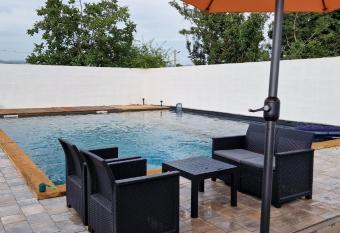 Villa Bali 2 allows 18 year olds to book a room