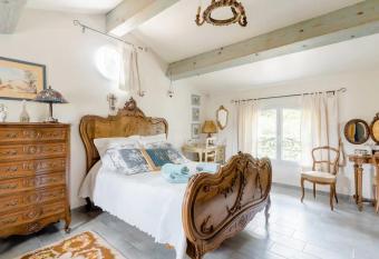 Agr  able chambre d h  tes avec piscine allows 18 year olds to book a room