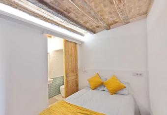 Antic Apartament has Balcony rooms