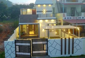 Sri Lotus villa has Balcony rooms