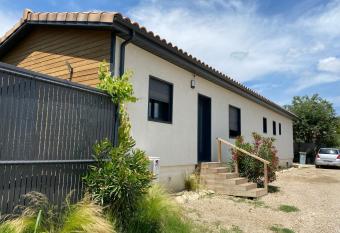 Maison aux pieds des Alpilles has Balcony rooms