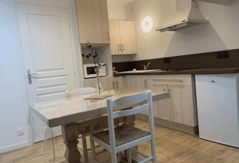 Appartement proche Annecy et Aix les bains allows 18 year olds to book a room