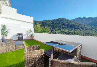 Ventana al Albarracin has Balcony rooms