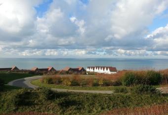 Nice apartment 800 m from the beach of   quihen-Plage has Balcony rooms