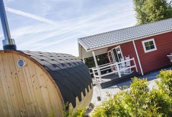 Comfortable lodge with a terrace and oven near the Veluwe has Balcony rooms