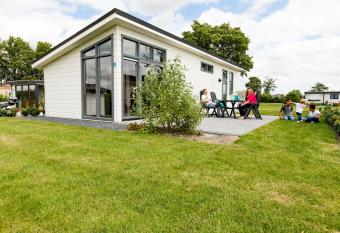 Detached, light chalet with dishwasher not far from Hoorn has Balcony rooms