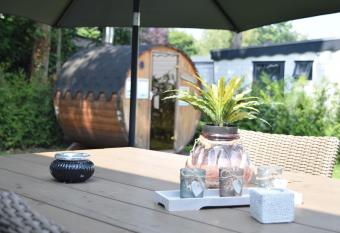 Comfortable chalet with sauna and is located near the Veluwe has Balcony rooms