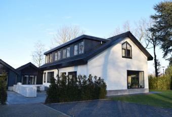 Beautiful villa with lots of privacy near the Veluwe has Balcony rooms