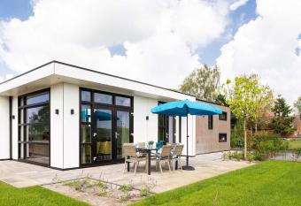 Luxury chalet with dishwasher, on a holiday park in the Achterhoek has Balcony rooms