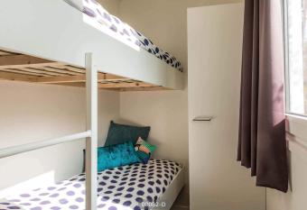 Comfortable chalet with outdoor spa, in a holiday park located near the Veluwe has Balcony rooms