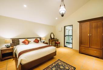 Botanica Mansion Balik Pulau has Balcony rooms