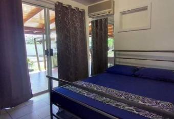 CHEZ HEIFARA allows 18 year olds to book a room