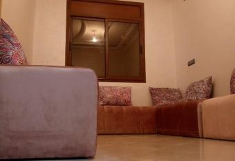 Ouma yanis has Balcony rooms