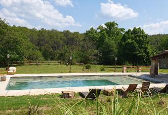 Domaine MP allows 18 year olds to book a room