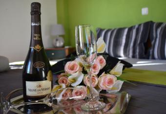 Studios Centro 5 - 2nd Floor has Balcony rooms