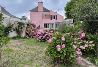 Maison, 6 personnes Clohars Carno  t has Balcony rooms
