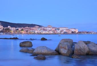 Magnifique duplex climatis   vue mer et montagne has Balcony rooms