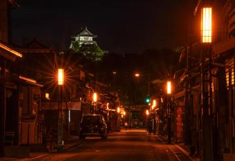           allows 18 year olds to book a room