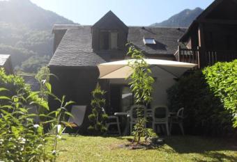 Chalet tout confort au bord du gave has Balcony rooms