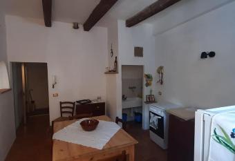 La Casa sul Pozzo. Casa indipendente. has Balcony rooms