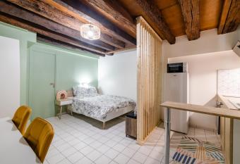 Le cosy de Tonnerre allows 18 year olds to book a room