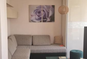 Aleksandar has Balcony rooms