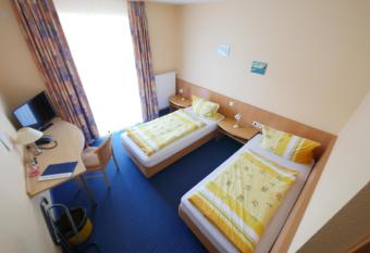 TM Hotel Westfalen allows 18 year olds to book a room