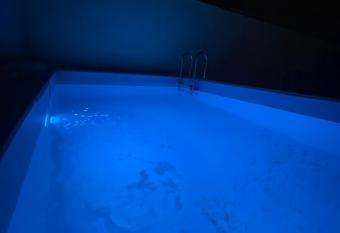 Maison moderne - 212m2 - pr  s de Paris has Balcony rooms