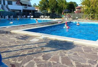 villetta con piscine al mare has Balcony rooms