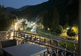 Marashi 34 has Balcony rooms