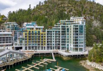 (null) has Balcony rooms