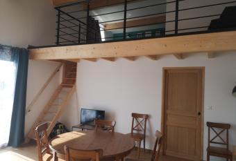Appartement neuf avec SPA has Balcony rooms