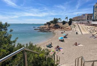 Apartamento frente al mar. has Balcony rooms