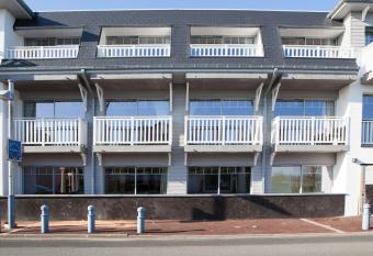 Luxury apartment adjacent to the dunes of Bray-Dunes has Balcony rooms