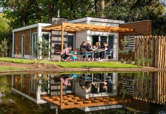 Modern chalet with dishwasher, in a holiday park, near the Veluwe has Balcony rooms