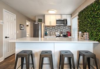 Heart of Westport 1BR allows 18 year olds to book a room