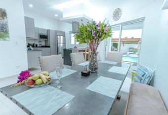 Villa Emerald Aruba 3BR Villa with private pool has Balcony rooms