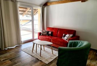 Appartement Proche A  roport B  le/Mulhouse has Balcony rooms