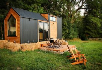 Tiny des Sucs has Balcony rooms