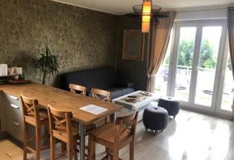 Le M  ridien has Balcony rooms