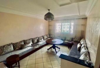 Situ      15mn    pied de l   oc  an has Balcony rooms