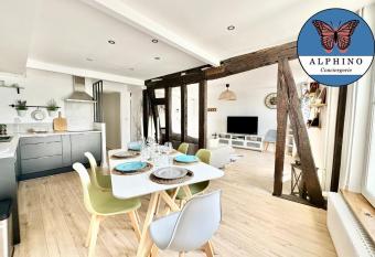 Le Verdurier charmant T3 c  ur de ville avec parking allows 18 year olds to book a room