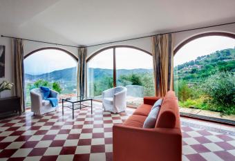 Natursteinvilla mit Meerblick , 2km   ber dem Meer-Cilentissimo has Balcony rooms