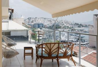 Athenian Wave Whispers - Your Seaside Serenade has Balcony rooms